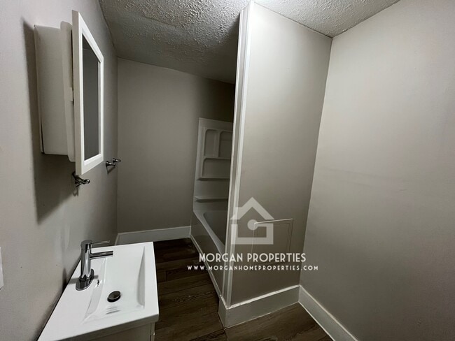 Photo - 925 Broad St Unit .5