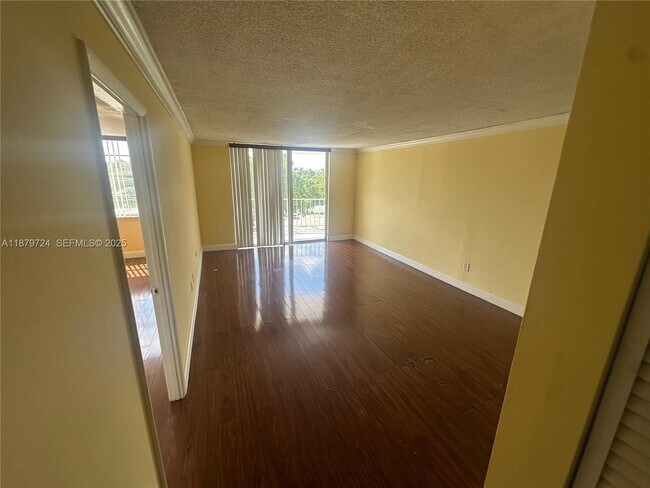 Building Photo - 496 NW 165th St Unit D-311