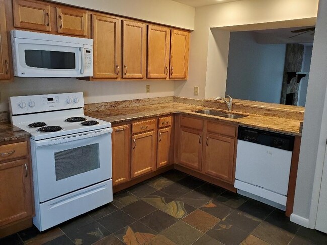 Building Photo - 1247 Druid Knoll Dr NE