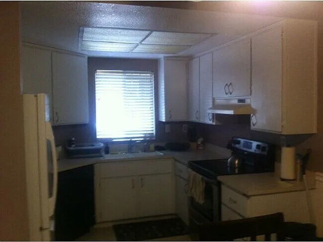 Photo - 2Bd/2Bth Condo, hardwood floor, balcony