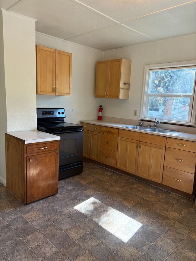 Photo - 2BR Pet-Friendly Home w/ Fenced Yard