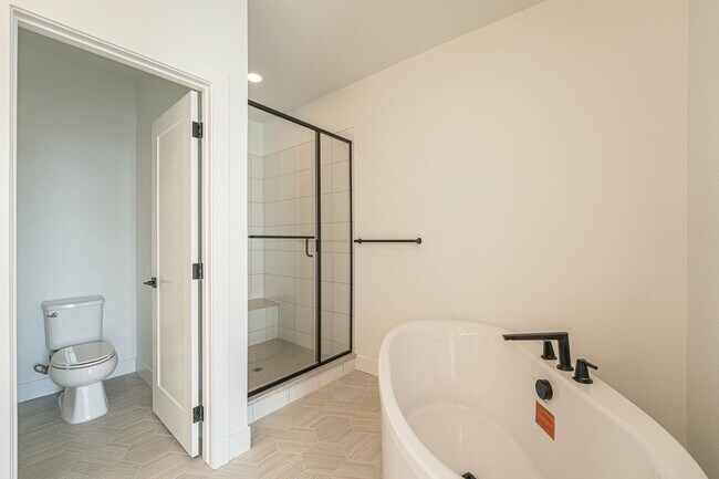 Photo - 2663 Nicholas Wy