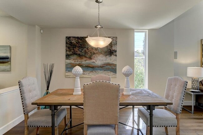 Photo - Exceptional End-Unit Townhome in Sterling ...