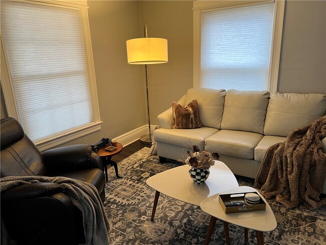 Building Photo - 36 Lansdale St