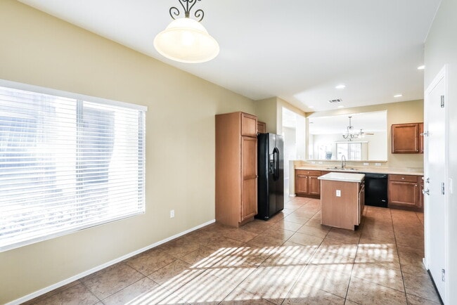 Photo - 526 W Calle Sombra Linda