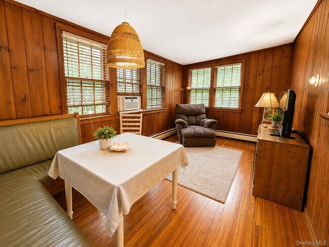 Photo - 18 Hall Ave