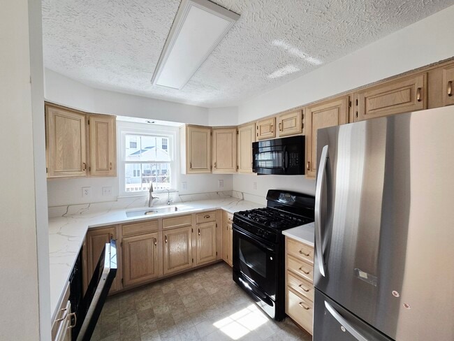 Photo - 18636 Clovercrest Cir