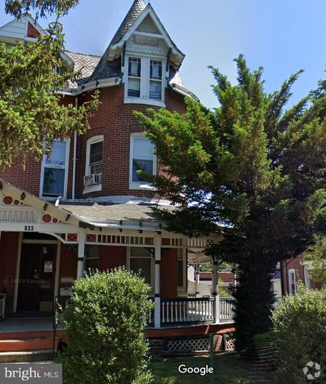 Building Photo - 833 W Marshall St Rental