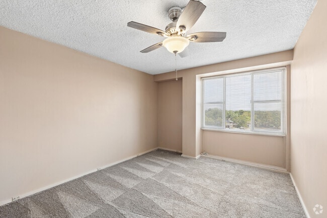 2BR, 2BA - 1,240SF - Primary Bedroom