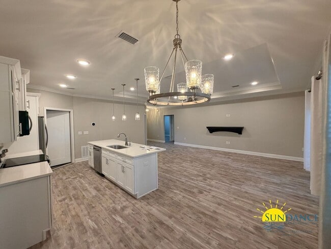 2 W Casa Loma Dr