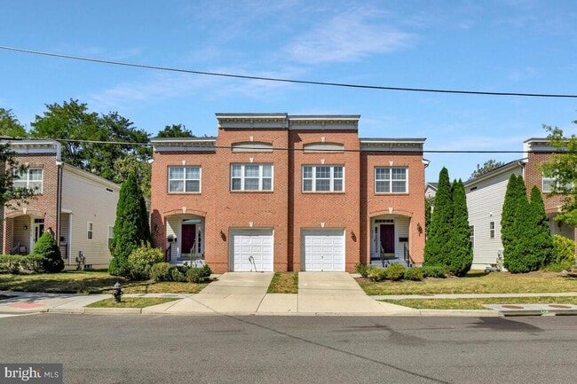 Building Photo - 4916 7th St NE Rental