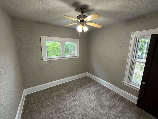 Photo - 2162-2164 N 41st St. (Duplex) Unidad 2164 Upper