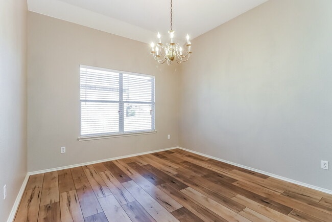 Photo - 1082 Magnolia Ln