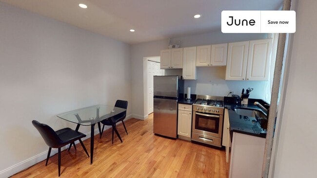 Photo - 23 E 109th St