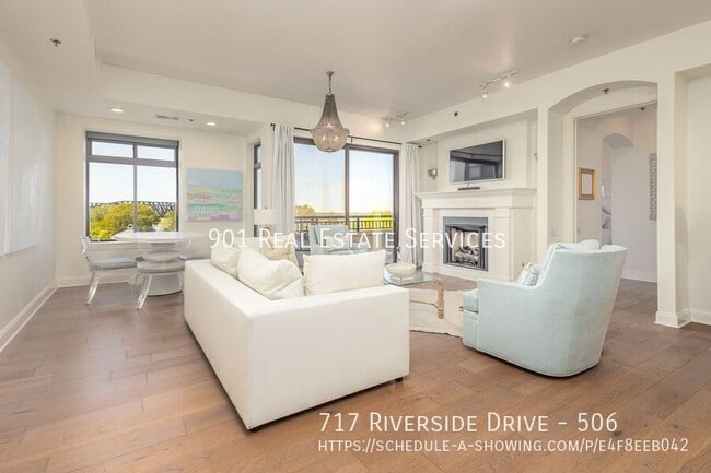 Photo - 717 Riverside Dr