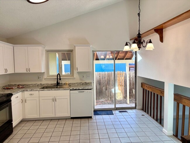 Photo - Remodeled 3bd 2ba ready for rent in Fox Hill neighborhood Aurora CO