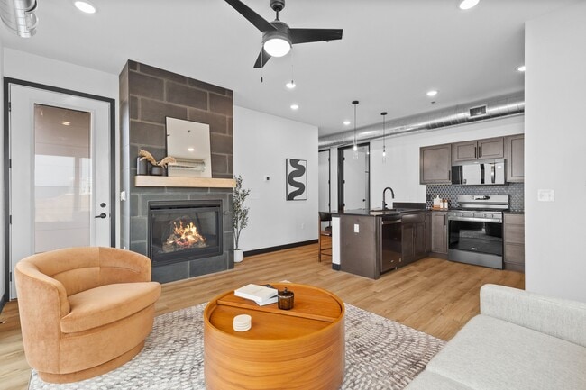 Building Photo - Block5