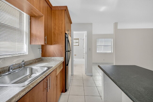 Photo - Bright & Modern 1-Bedroom Apartment in Prime Oakland Park Location Unit 19