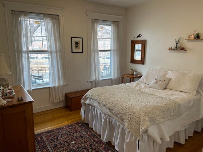 Building Photo - 1750 Commonwealth Ave Unit 5