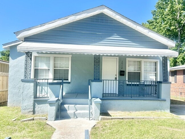 Building Photo - Newly Renovated 3BR Home Near Downtown & Medical District!