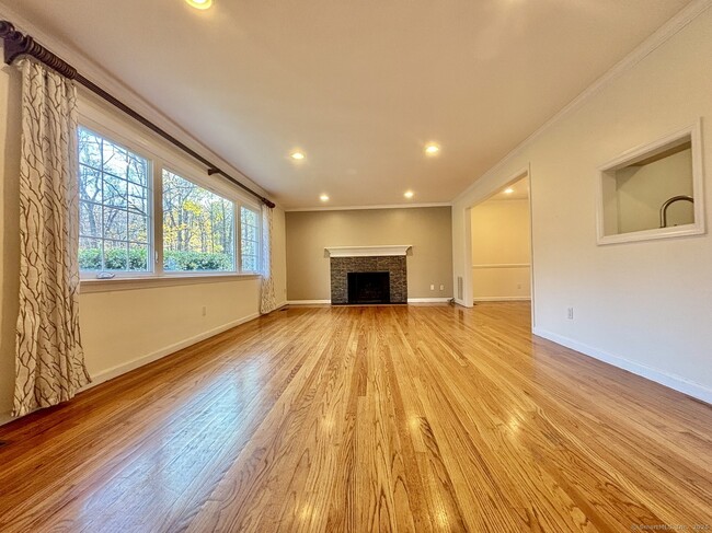 Photo - 43 Kent Hills Ln