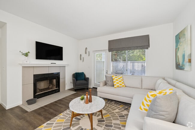 B - 2BR, 1BA - 873SF - Living Room