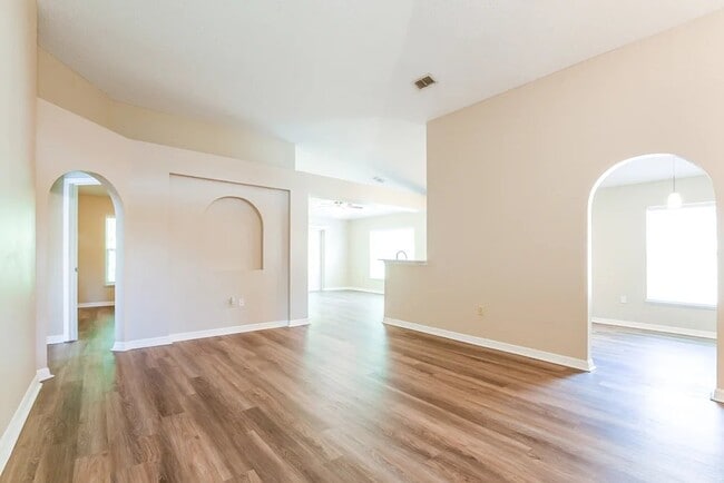 Photo - 3277 Bellingham Dr