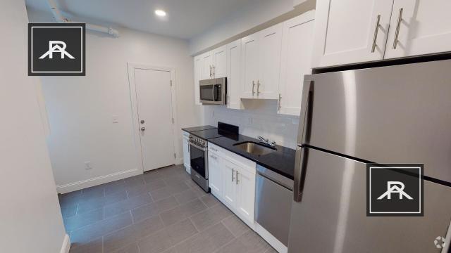 Building Photo - 2 bedroom in Brighton MA 02135 Unit B Rental