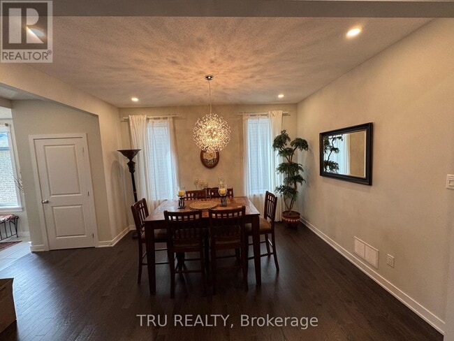 Photo - 802 Sendero Wy