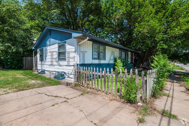 Building Photo - 2118 E 1st St N Rental