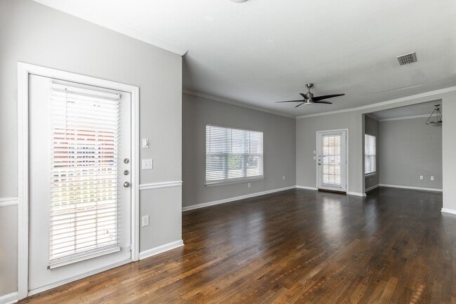 Photo - 6105 Regency Ct