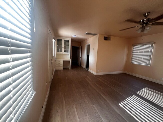 Photo - 303 Chestnut St