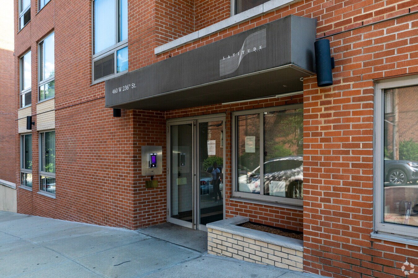 Photo - Latitude Riverdale