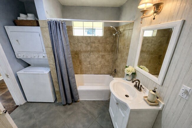 Photo - 3232 Cockrell Ave