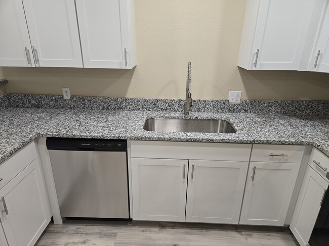 Photo - 123 N Glenwood Dr