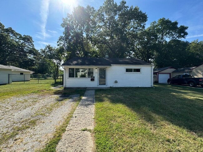 Photo - 2 bed, 1 bath Home in Elkhart IN   ACCEPTING SECTION 8
