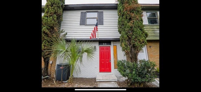Building Photo - 619 Sandalwood Dr Rental