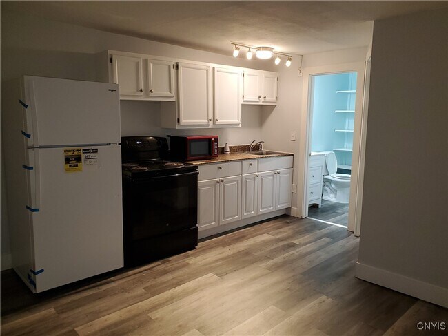 Photo - 134 W Seneca St