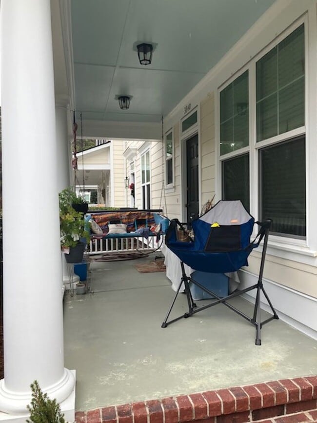 Photo - Stunning 3 - Bedroom 2.5 - Bath Townhome -...
