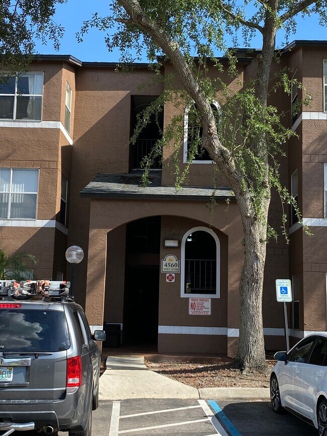 Photo - ? Your new home with a lake view awaits you in Orlando!! ? Unit 1313