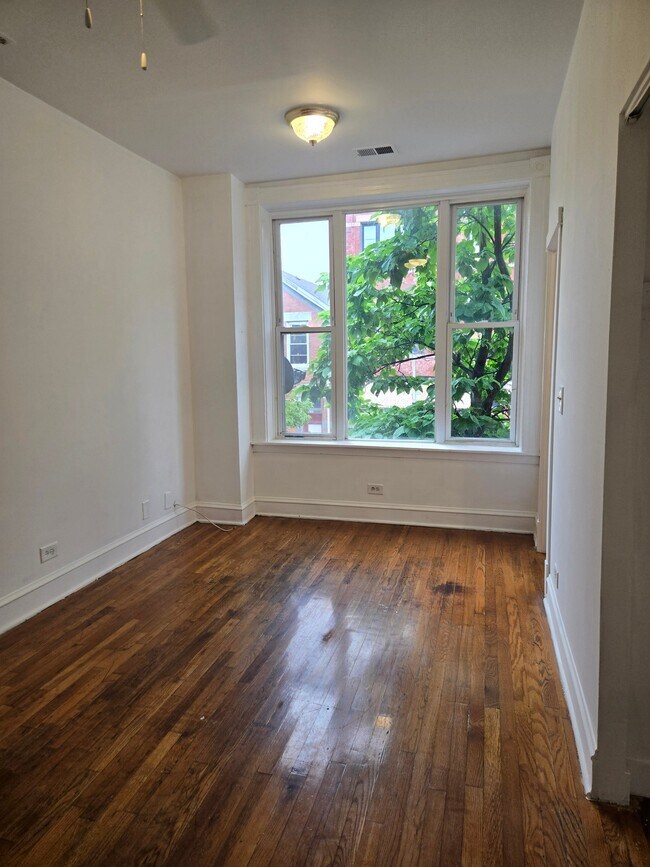 Photo - 2238 W 21st St Unit 2Front