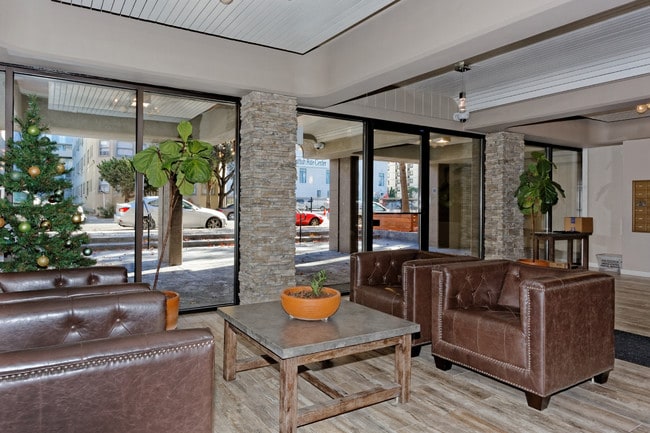LakePark Apartments