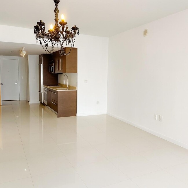 Photo - 475 Brickell Ave Unit 408