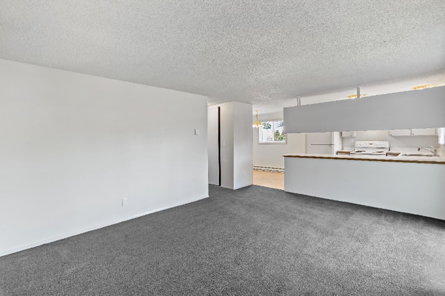 Photo - 11540 Pinehurst Way NE Unit 203