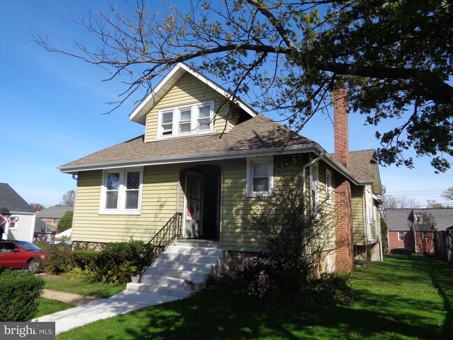 Building Photo - 2800 Linwood Ave Rental