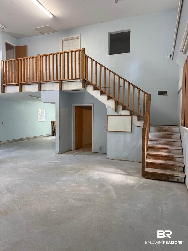 Photo - 18786 Hillside Dr
