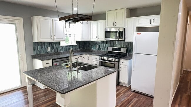 Photo - 3-bedroom 1-bathroom house!