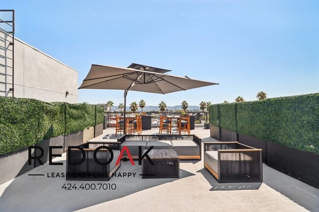 Building Photo - 14526 Kittridge St Unit 427