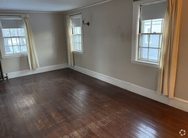 Building Photo - 232 Brookline St Unit 2 Rental