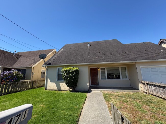 Building Photo - 4 Bed 1 Bath Home